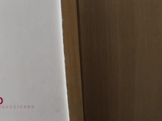 me follo a mi hermanastra por toda la casa-(parte 2)- porno en_español