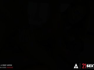 21 SEXTURY - Hot Colombiana Veronica Leal Makes ROUGHDP Look EASY!