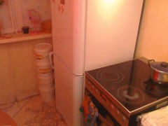 Горячая сучка готовит терияки и седлает член на кухне - Screenshot 13 of 16 - Fucked While Cooking