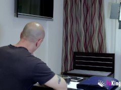 Horny divorced MILF needs quick buck and gets seduced at her great casting - Screenshot 7 of 16 - Reality