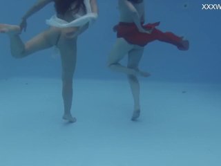 Marfa_touches Emerald Ocean babe in the pool