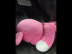 女装 ペダルパンピング ぬいぐるみ エナメルパンプス 運転 フェチ - Screenshot 10 of 16 - Trample