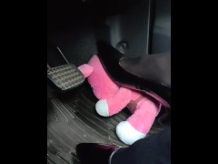 女装 ペダルパンピング ぬいぐるみ エナメルパンプス 運転 フェチ - Screenshot 15 of 16 - Trample