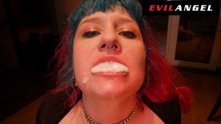 La leggendaria Proxy Paige ritorna per la gangbang anale che divora sperma - EvilAngel