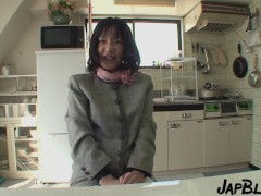 Video Mature Japanese Officer Worker Made A Sex Video In Her Apartment