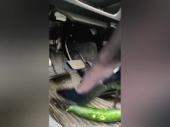 女装 ハイヒール クラッシュフェチ 黒パンスト 踏み潰し 車内 - Screenshot 13 of 16 - Leg Fetish