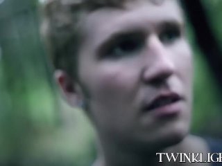 Gay twinks Jayden Ellis and Kain Lanning anal fuck hardcore