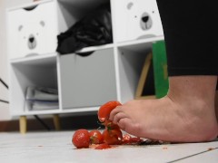 Barefoot crushed cherry tomatoes (visual 1) - Screenshot 3 of 16 - Mother