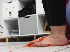 Barefoot crushed cherry tomatoes (visual 1) - Screenshot 7 of 16 - Mom