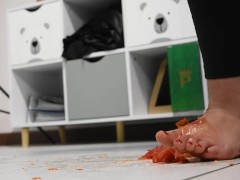 Barefoot crushed cherry tomatoes (visual 1) - Screenshot 8 of 16 - Mother