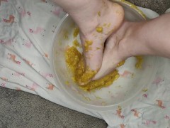 Sticky Banana Smosh with Lofi tunes for office