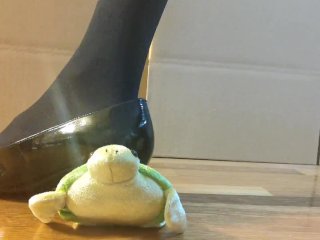 女装オナニーしながらエナメルパンプスで踏み潰し 射精する