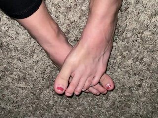 foot fetish, love her feet, big feet worship, big feet