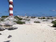 Daring pee on beach in Cancun, Mexico with people around - Screenshot 15 of 16 - Daring