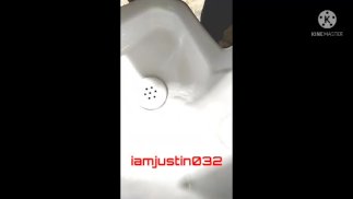 Peeing In the Public Toilet / Pag-ihi Ko Sa CR
