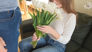 Gave Her Flowers And Following Their Sex With Blowjob Ceased To Be The Cream-Pied Teen