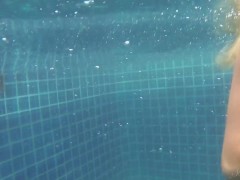 Blonde Pool Babe Wendy Swimming Nude Under Water - Screenshot 8 of 16 - Underwater
