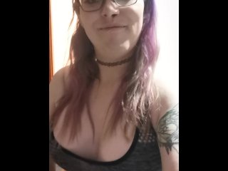 Bouncy boobs, who's wants to play with them 😉