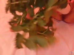 必見!!極太大根でオナニーする日本の淫乱熟女 - Screenshot 11 of 16 - Objects