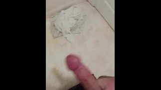 БОЛЬШОЙ Дик Буби ломает орех в реабилитационном центре(420)$