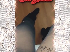 Rubbing my pussy in my pantyhose and boots