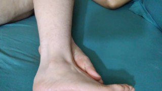 Cute pés de menina peluda PAWG pé Fetish dedos peludos dedos peludos dedos longos