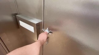 Tienda Walmart Video porno en el baño_Viral video 