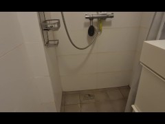 Video After fucking my personal trainer in the toilet - masturbating in the gym shower!