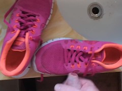 Sample #68 - Screenshot 14 of 16 - Nikes