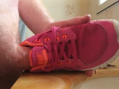 Sample #68 - Screenshot 3 of 16 - Nike Sneakers