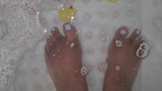 pés molhados