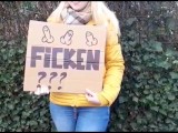 Studentin fragt einen Fremden ob er sie Ficken will