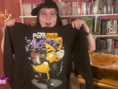 OmankoVivi Nominations Unboxing (SFW) - Screenshot 13 of 16 - Pornhub Swag