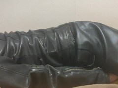 皮革 女装 踏みつけ パンプス オナニー 首締め レザー マスク ショーパン - Screenshot 15 of 16 - Leather Fetish