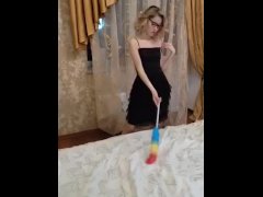 Послушная домработница кончает - Screenshot 3 of 16 - Housekeeper