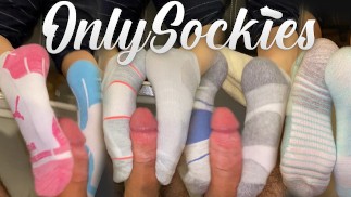 Blondie Gives Best SOCKJOB (6 PAIRS)