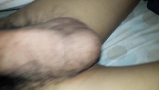  один в постели с огромным членом