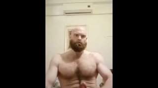 Pecs en cumshot