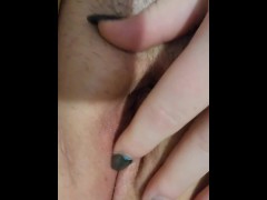 Playing with my clit 💕💦