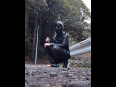 女装フロントマスクトレーニングハイヒール屋外勃起オナニーレザーレザーショーパン - Screenshot 11 of 16 - Crush Fetish