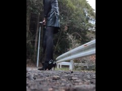女装フロントマスクトレーニングハイヒール屋外勃起オナニーレザーレザーショーパン - Screenshot 13 of 16 - Leather