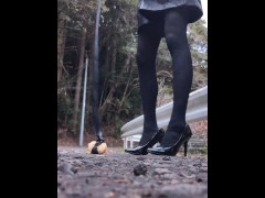 女装フロントマスクトレーニングハイヒール屋外勃起オナニーレザーレザーショーパン - Screenshot 7 of 16 - Trampling