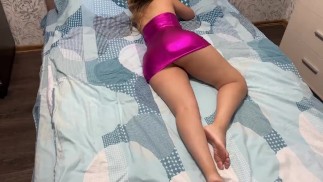 MILF a un beau gros cul et aime le sexe anal