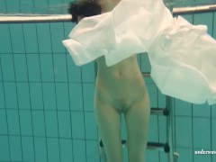 Big boobs Kristy small boobs Petra underwater - Screenshot 16 of 16 - Underwatershow