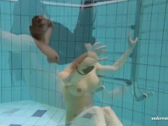 Big boobs Kristy small boobs Petra underwater - Screenshot 4 of 16 - Petra