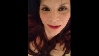 Сексуальный транс-панк после операции сквиртует снова и снова и снова и замачивает свою постель