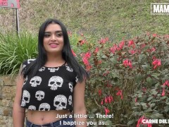 Video CARNE DEL MERCADO - Julia Cruz Enjoys Two Cocks In Her Wet Pussy