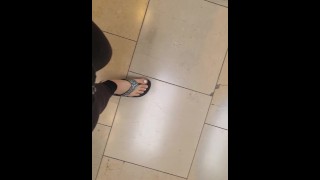 Tan babe white toes shows off stunning feet in public