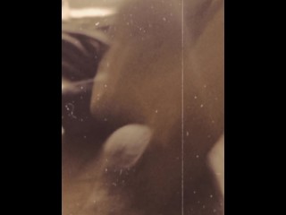 我的第一个 Xxx，用动漫音乐抽搐和暨。