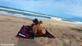 Je baise une salope inconnue sur une plage nudiste au Mexique